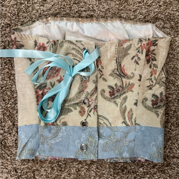 Vintage Style Strapless Top with Art Print - Picture 3 of 4